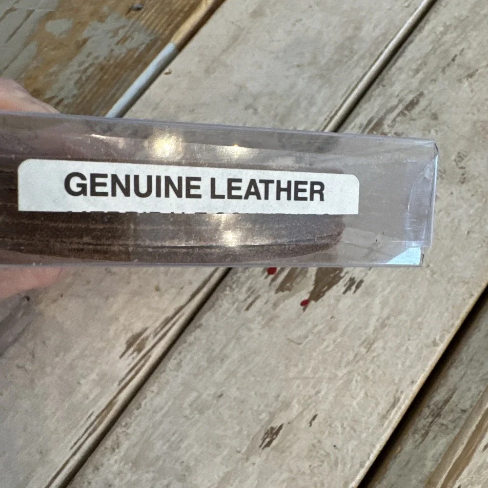 NEW / UNUSED / UNOPENED 6 LEATHER COASTERS 